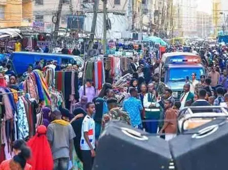 Hawkers in Eastleigh Warned Against Blocking Roads and Dumping Waste